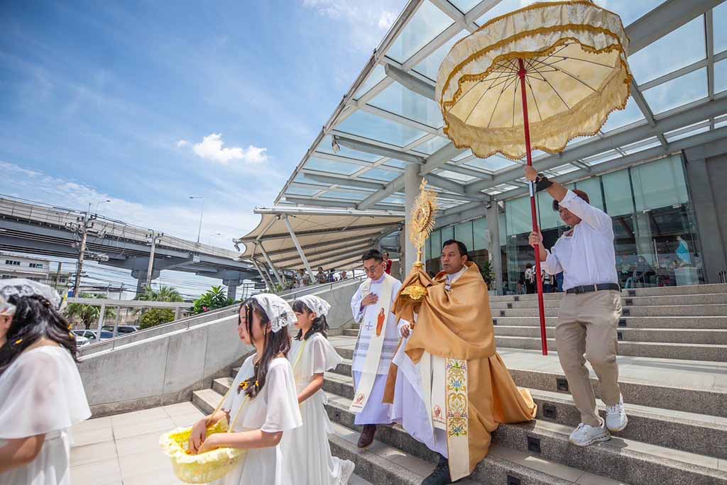 ฉลองวัดศีลมหาสนิท